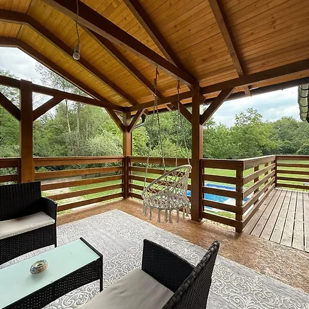 Vikendica Cardak Casa de Férias Srebrenik