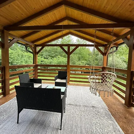 Vikendica Cardak * Srebrenik